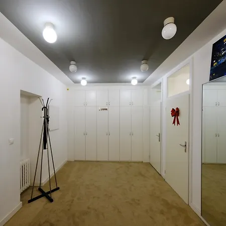 Vida Prostorny 220 M2 3br S Krbem A Zahradou, Idealni Pro Rodiny * Prága