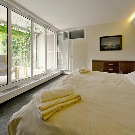 Apartment Vida Prostorny 220 M2 3br S Krbem A Zahradou, Idealni Pro Rodiny